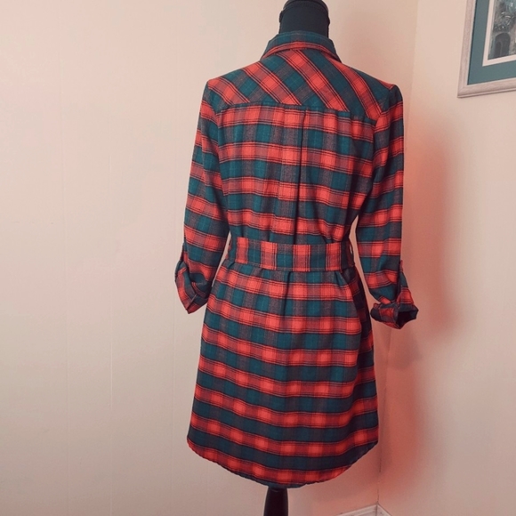 Blu Pepper Button-Down Shirt Dress in Red and Navy Blue Plaid & Matching Belt - Picture 3 of 7